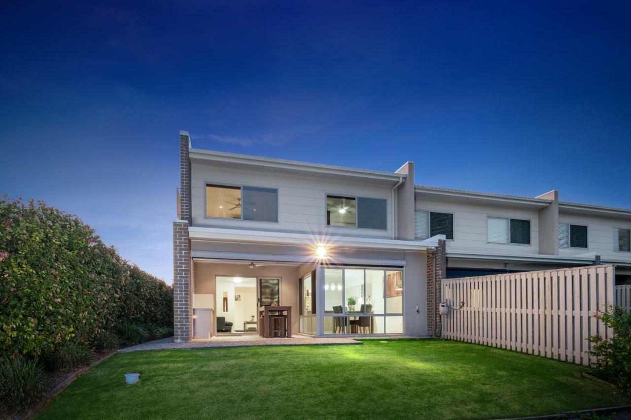 Fairway Village @ Windaroo Lakes Golf Club Buitenkant foto